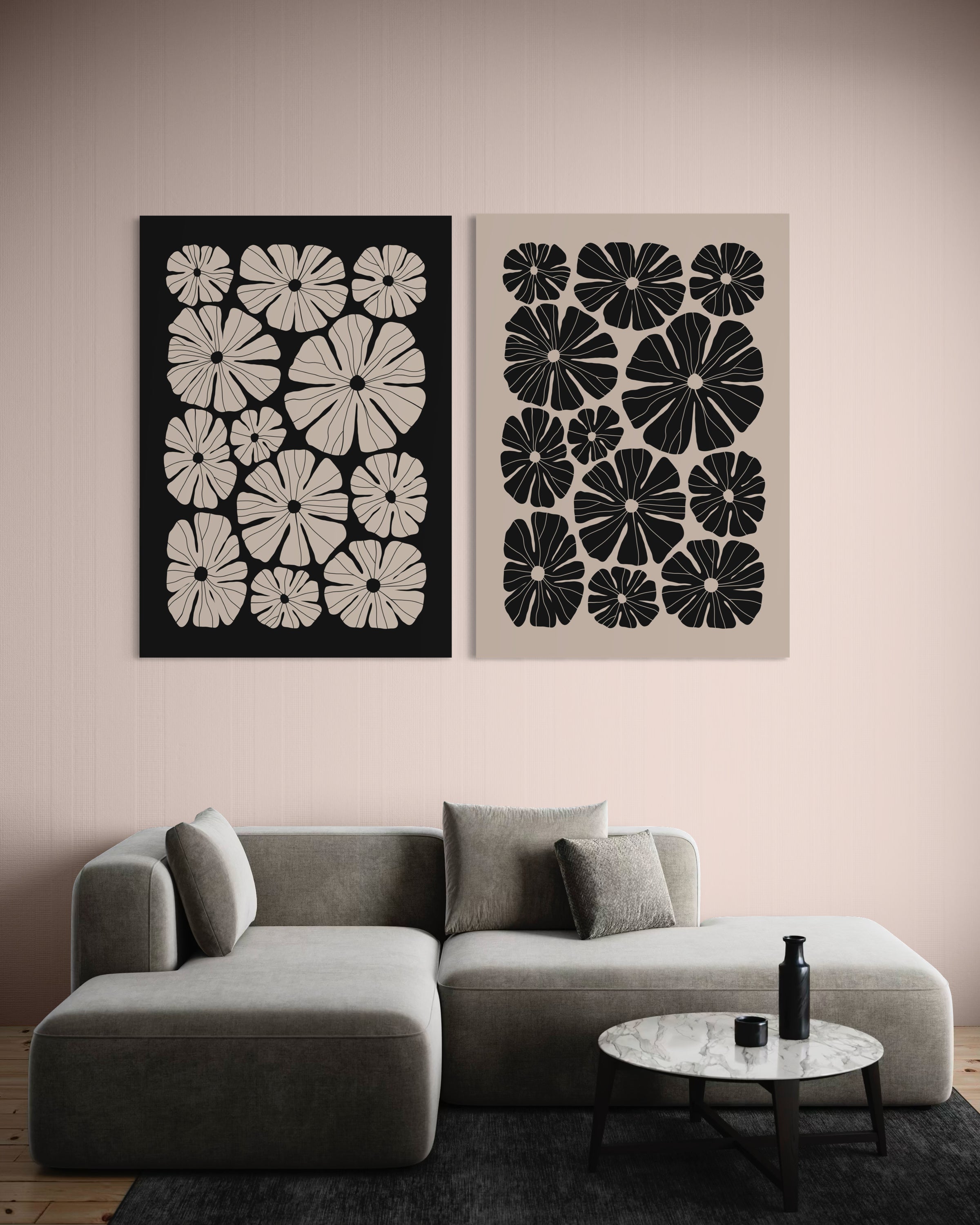 Set di fiori bianchi e neri in due stampe incorniciate, motivi floreali ripetuti