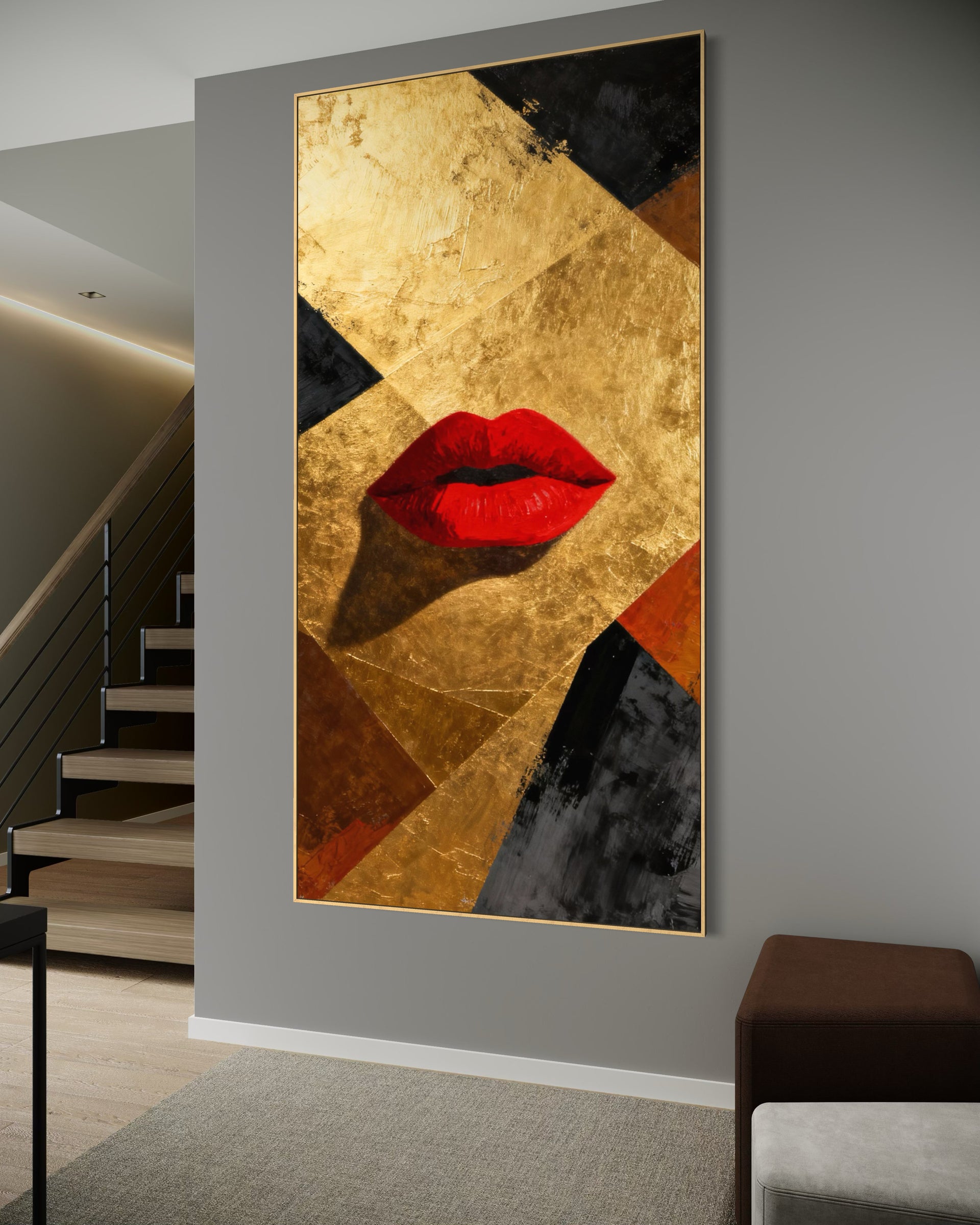 Calore, quadro astratto con labbra rosse e geometrie dorate in cornice