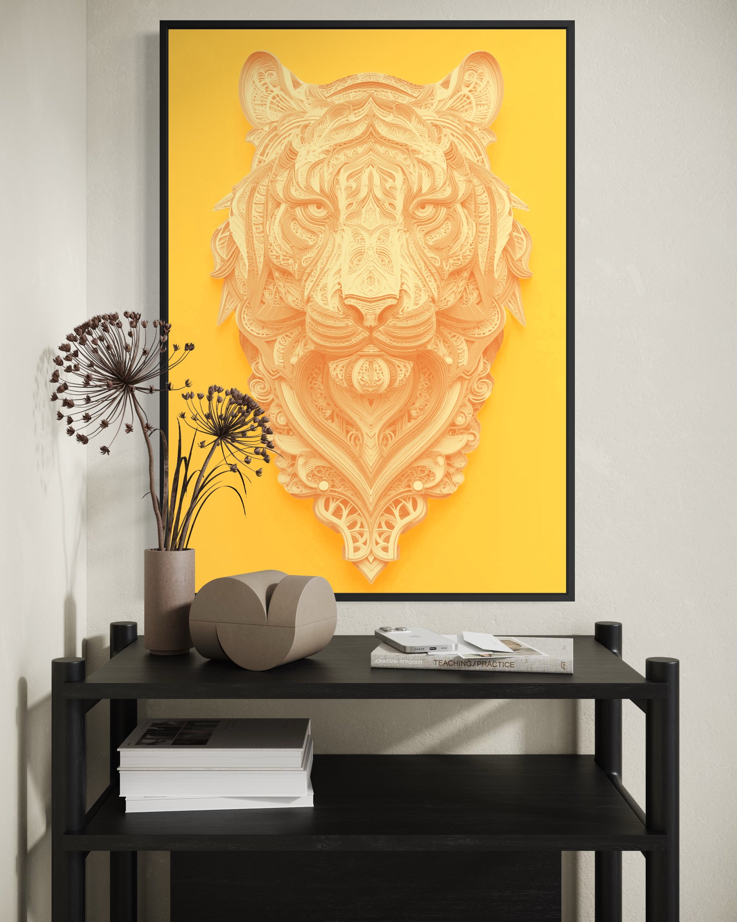 Possente: stampa con testa di leone decorata, giallo, in cornice