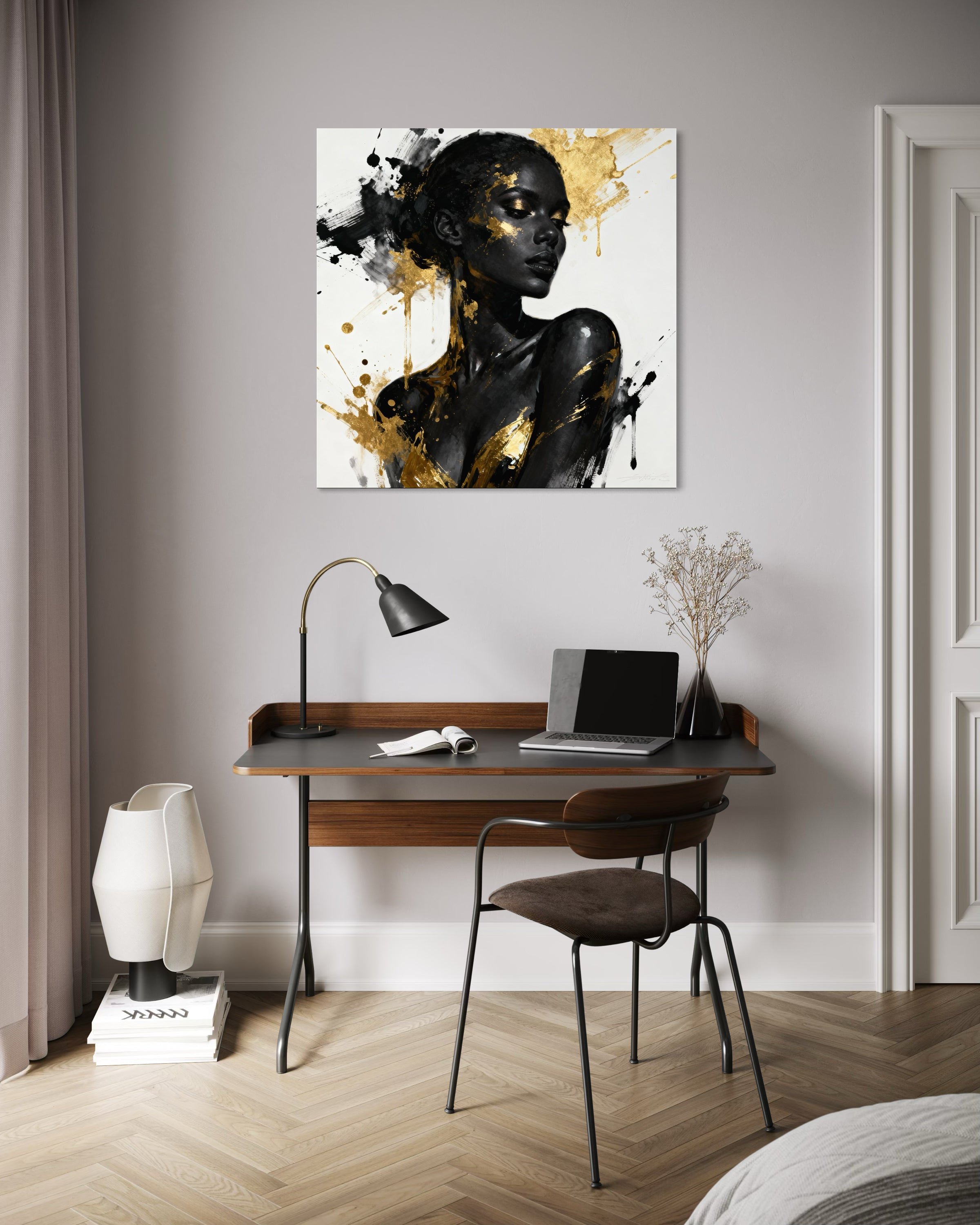 Silenzi di forma: quadro con volto donna nero e schizzi oro, cornice bianca