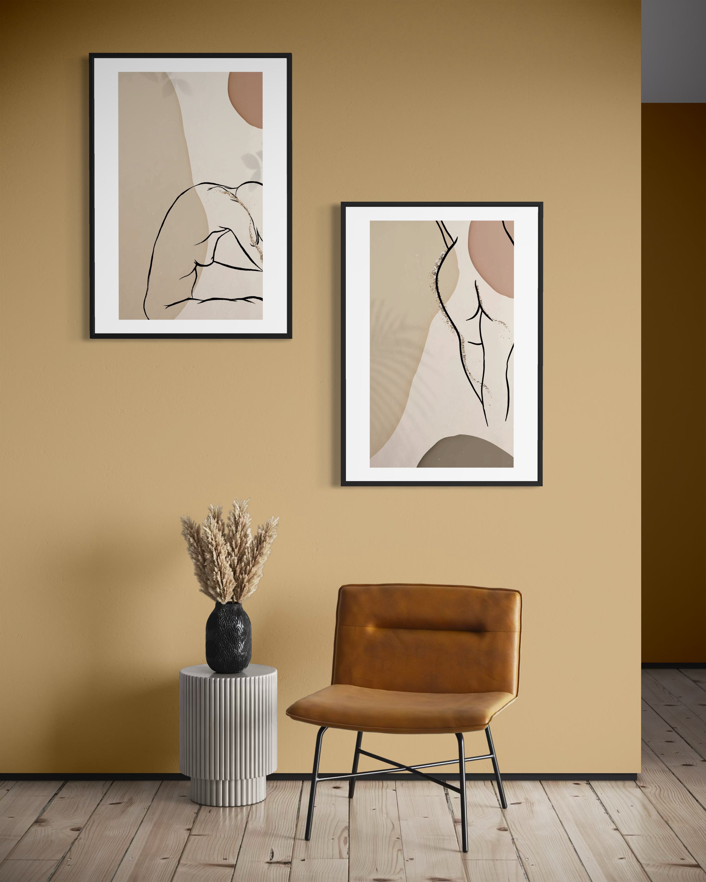 Set due stampe incorniciate con silhouette femminile, cornice nera