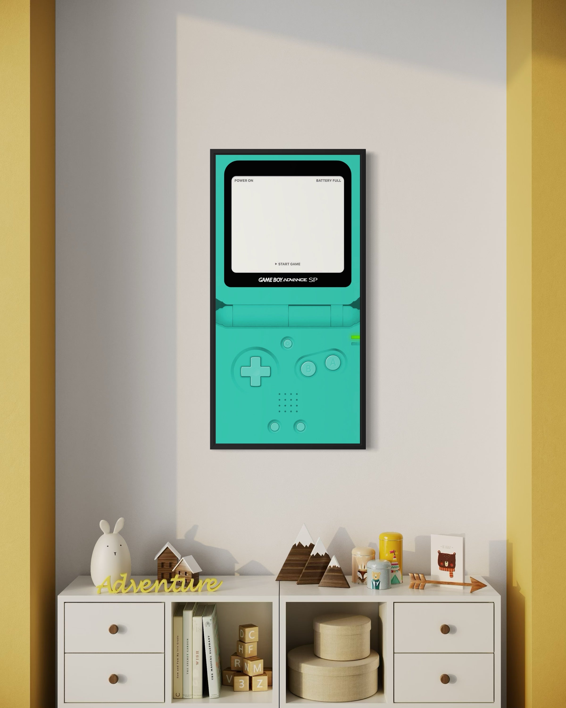 Poster con console portatile azzurra, schermo bianco e controlli grigi.