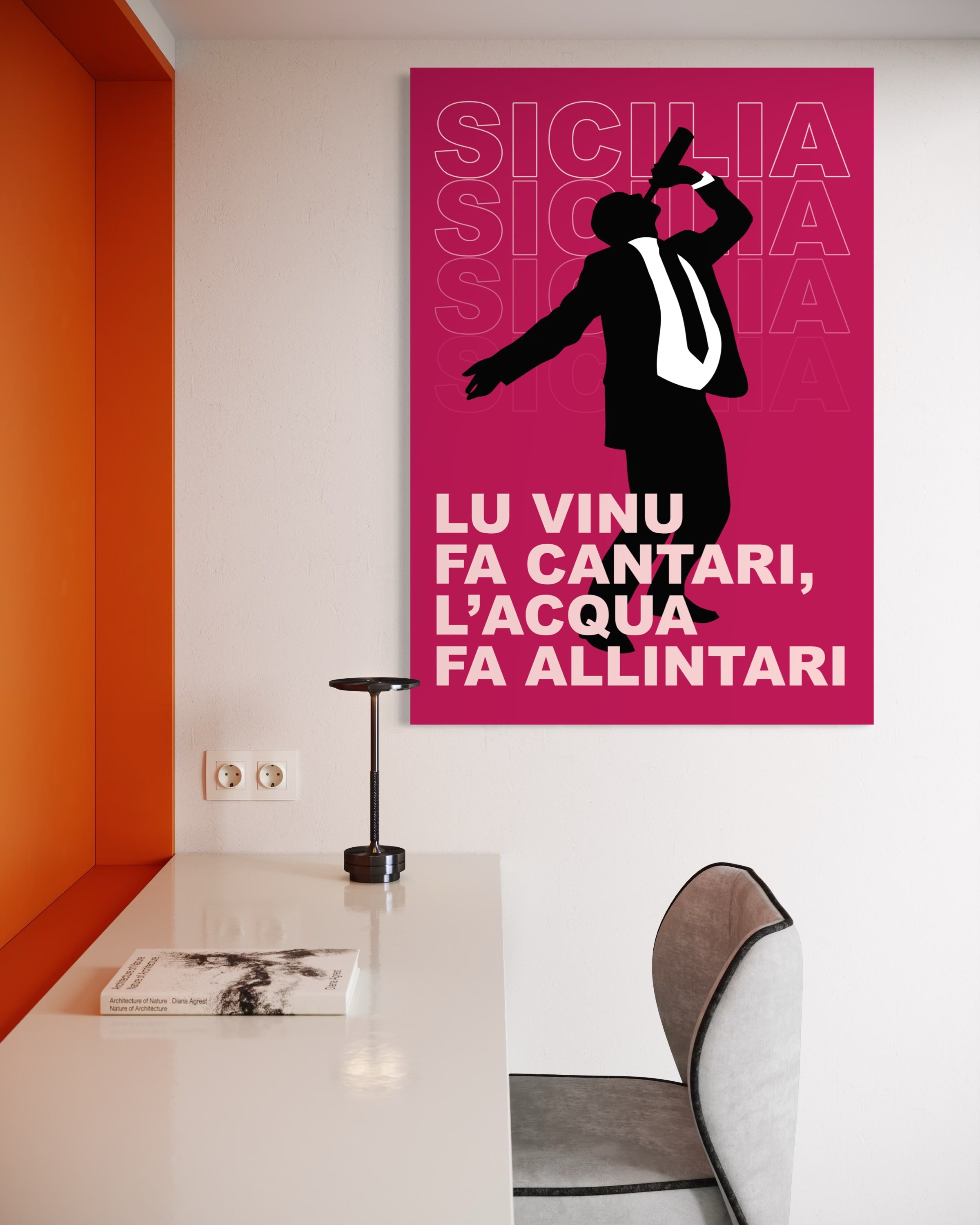 Stampa Sicilia style con silhouette nera e scritte bianche su sfondo magenta
