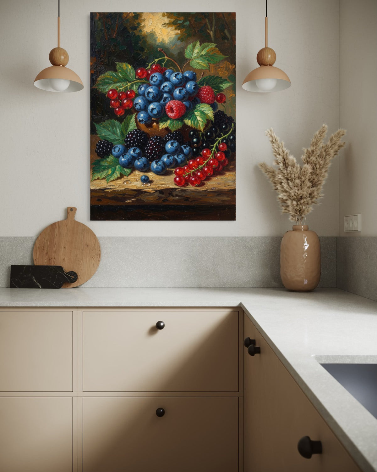 Quadro incorniciato con cornice nera e frutti di bosco blu e rossi