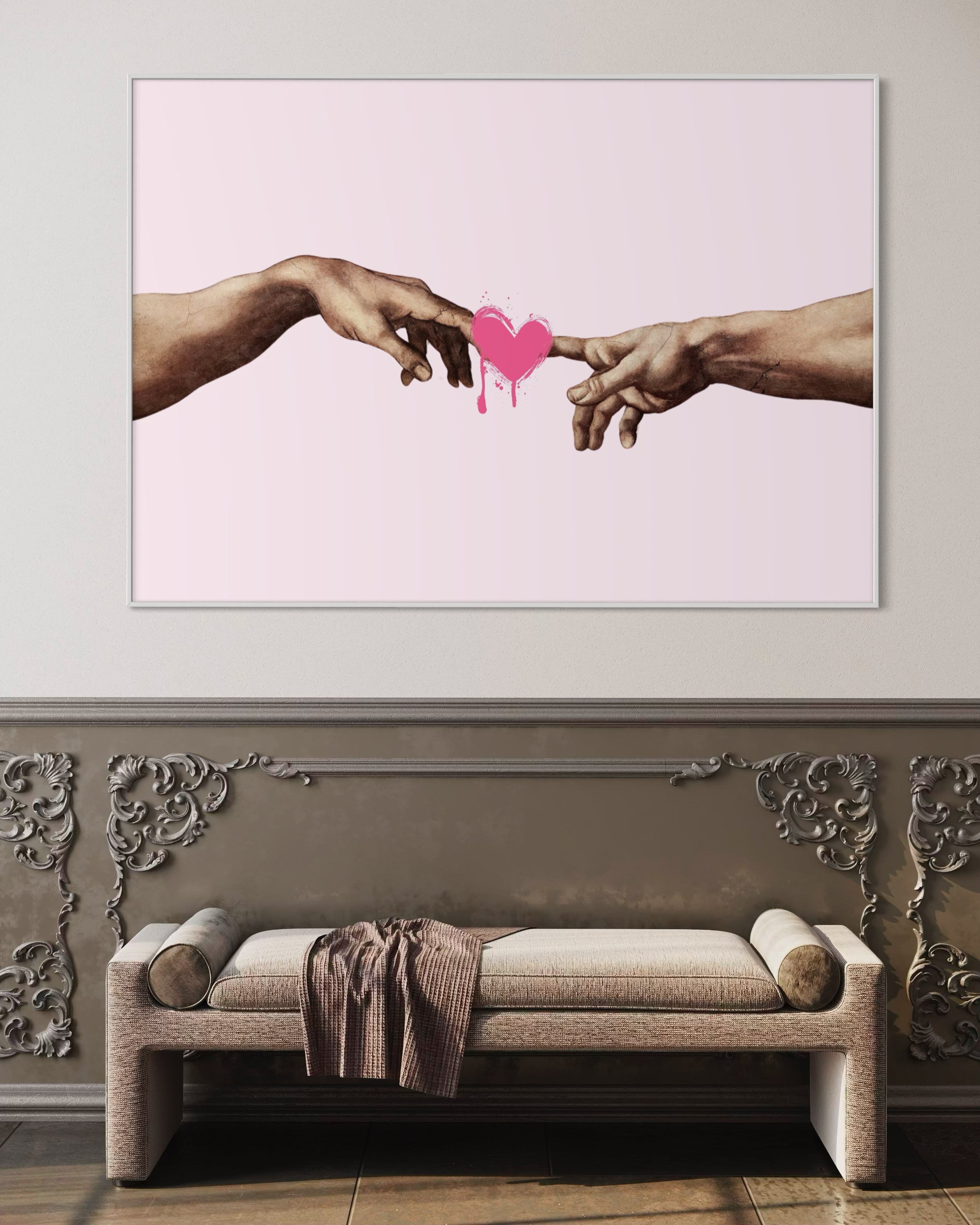 Creazione Love Pop Art: mani che si sfiorano con cuore rosa, cornice chiara