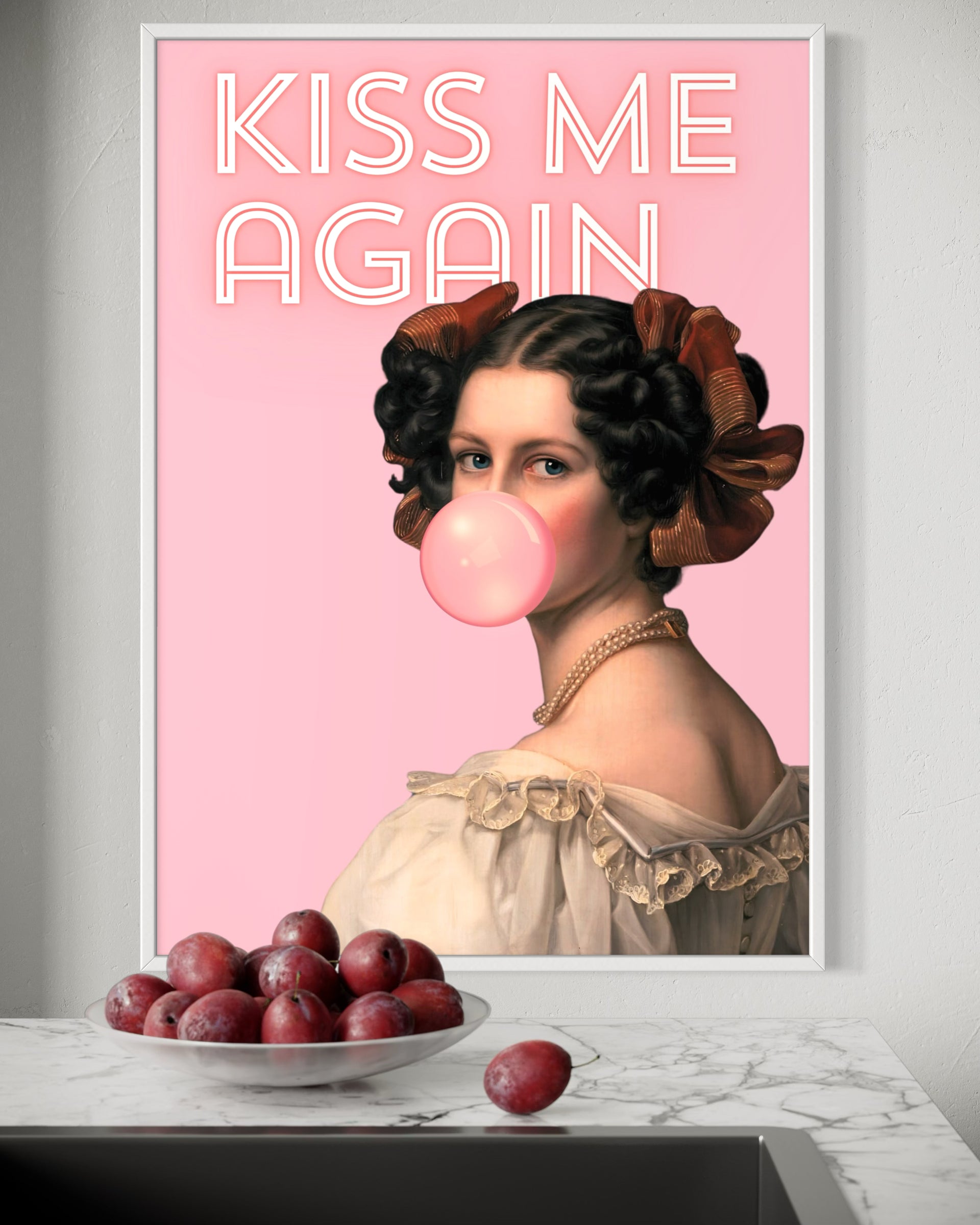 Stampa pop art Kiss Me Again con ritratto donna e scritta neon KISS ME AGAIN