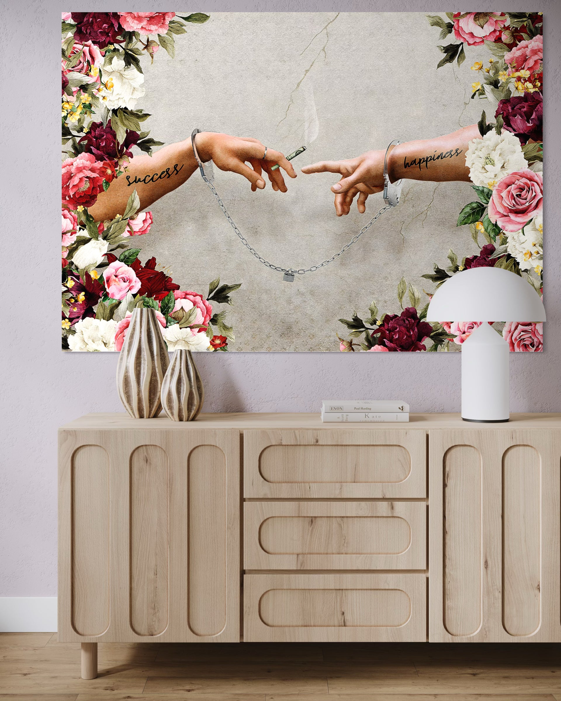 Smoke with me pop art: mani che formano un cuore con catena e fiori