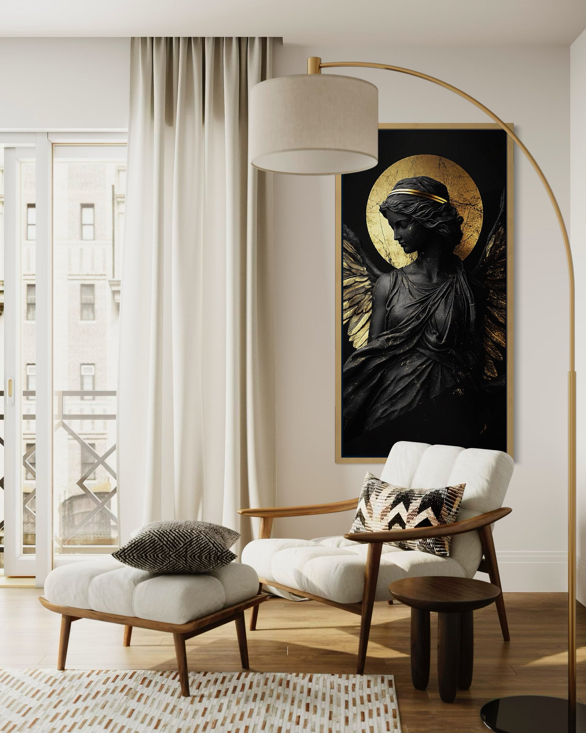 Angelo Divino Gold: quadro incorniciato ad arco in oro con ritratto angelico nero