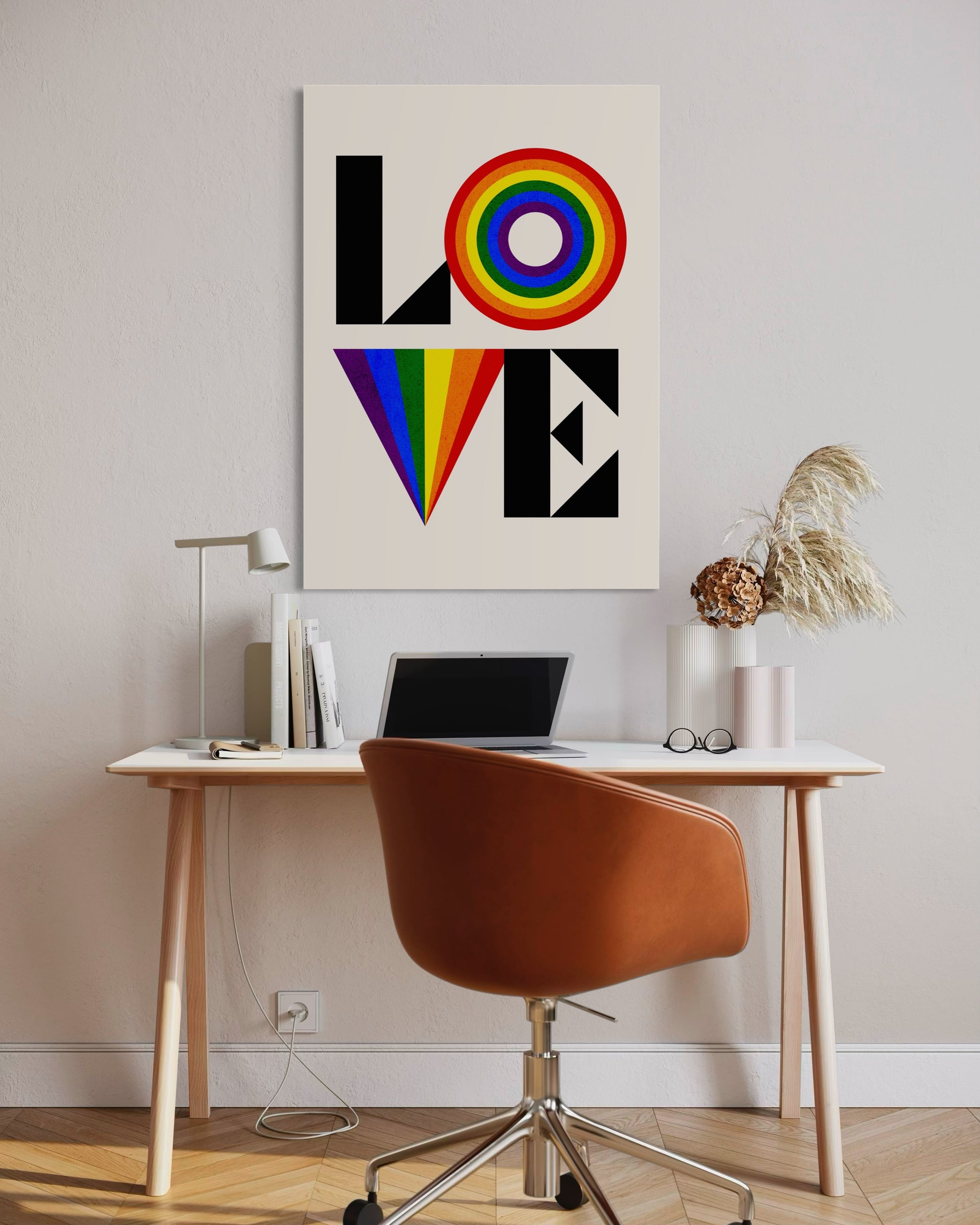 Love love con grafica colorata: cerchio arcobaleno e lettere nere su sfondo bianco
