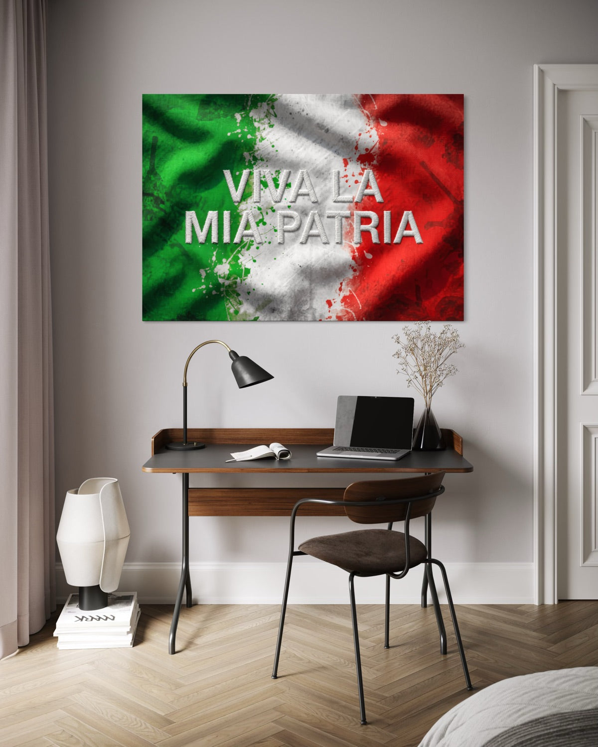 Quadro rettangolare verde-bianco-rosso con scritta “VIVA LA MIA PATRIA”