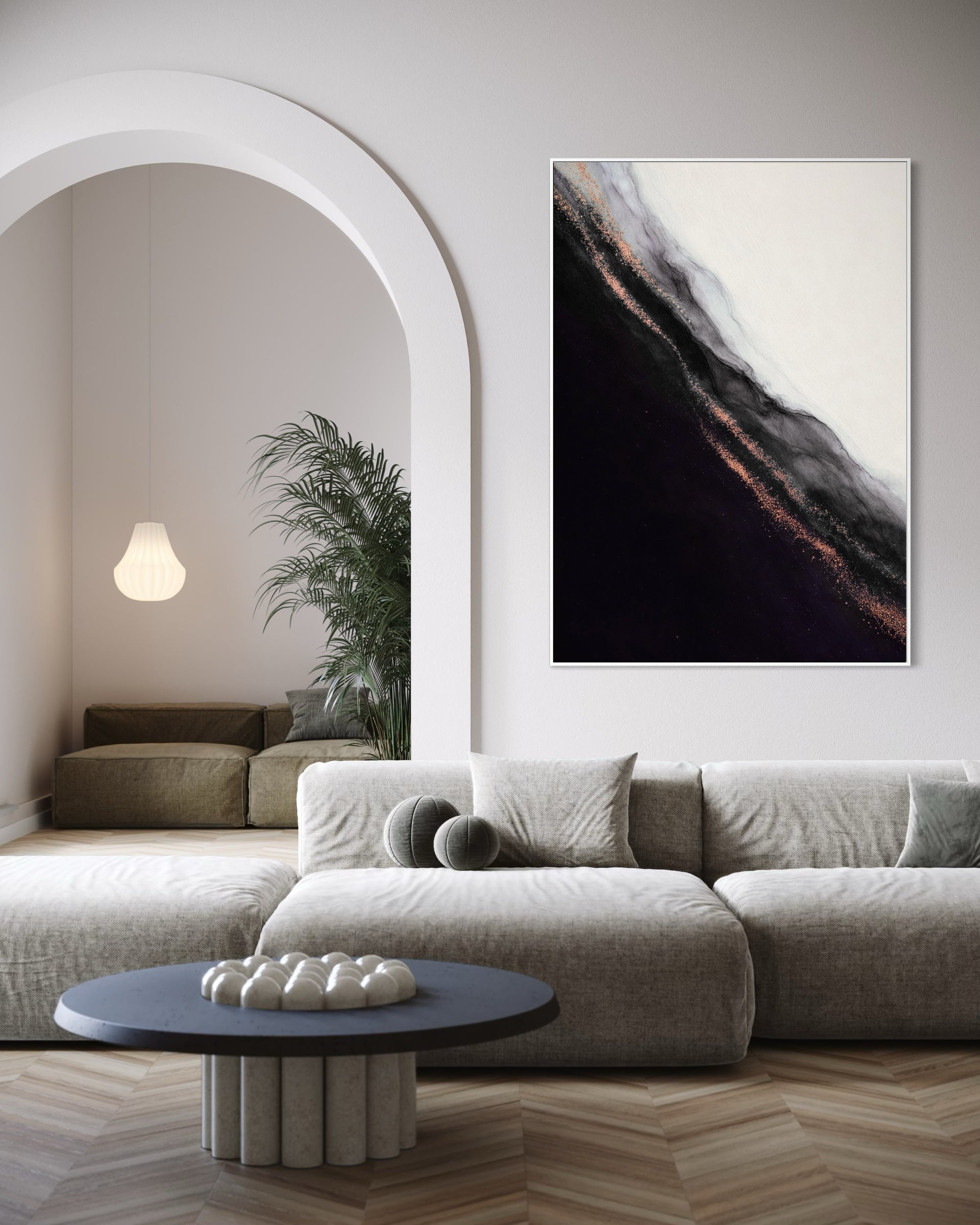 Quadro astratto con cornice chiara, sfondo scuro e striature verde-rossastre