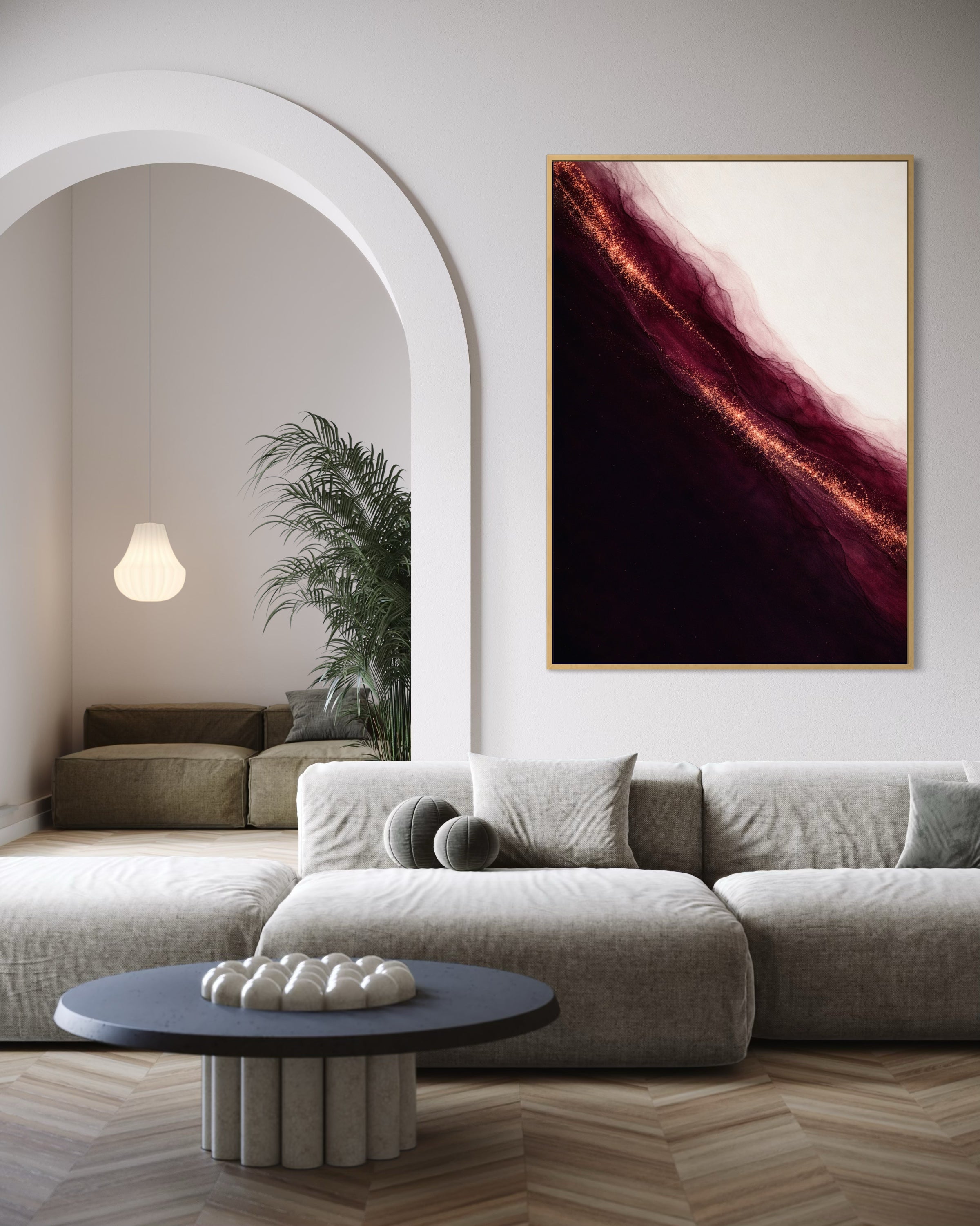 Quadro astratto Crimson Nebula con cornice oro e striature rosse su fondo scuro
