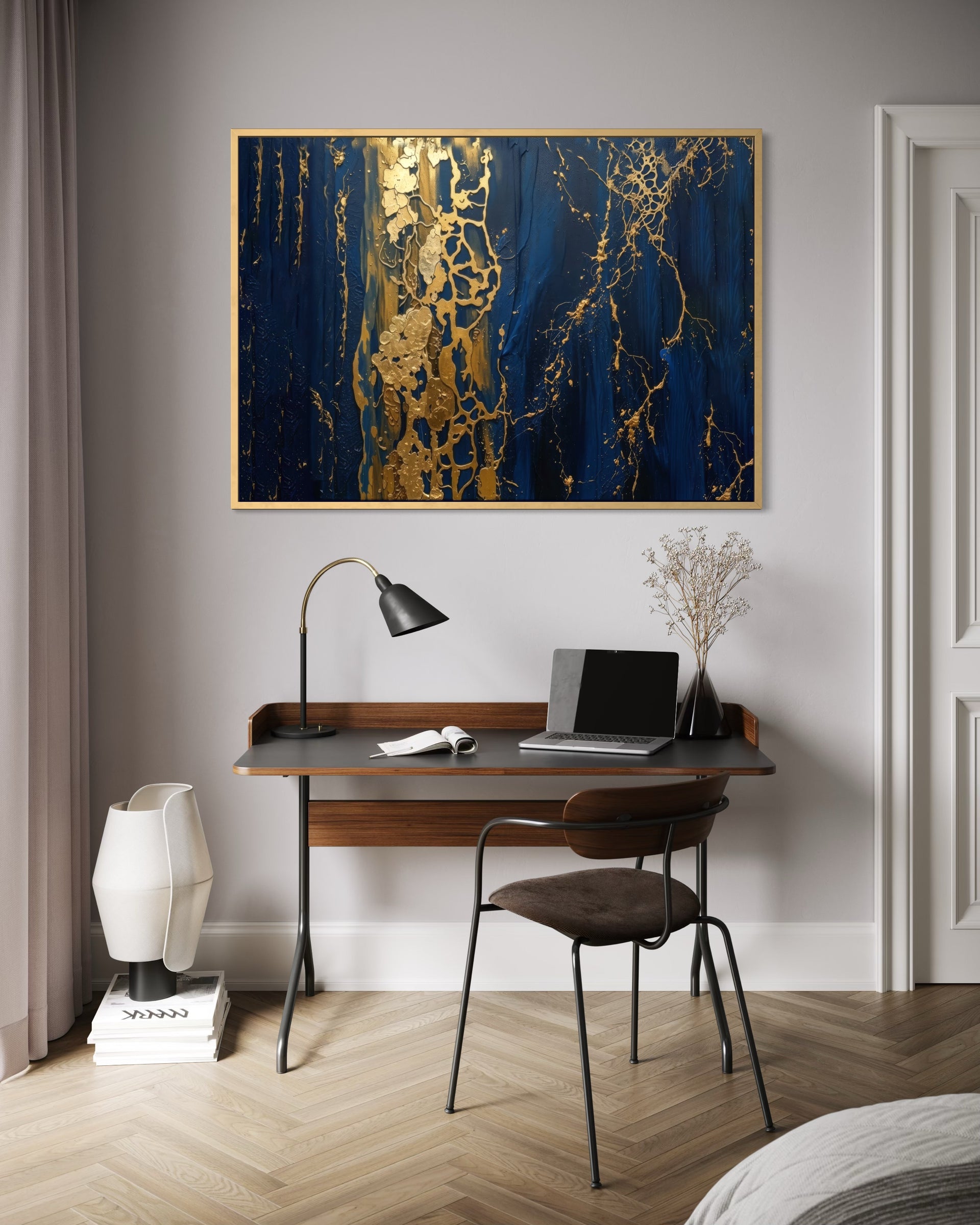 Notte Stellata con telaio oro: fondo blu scuro e dettagli dorati