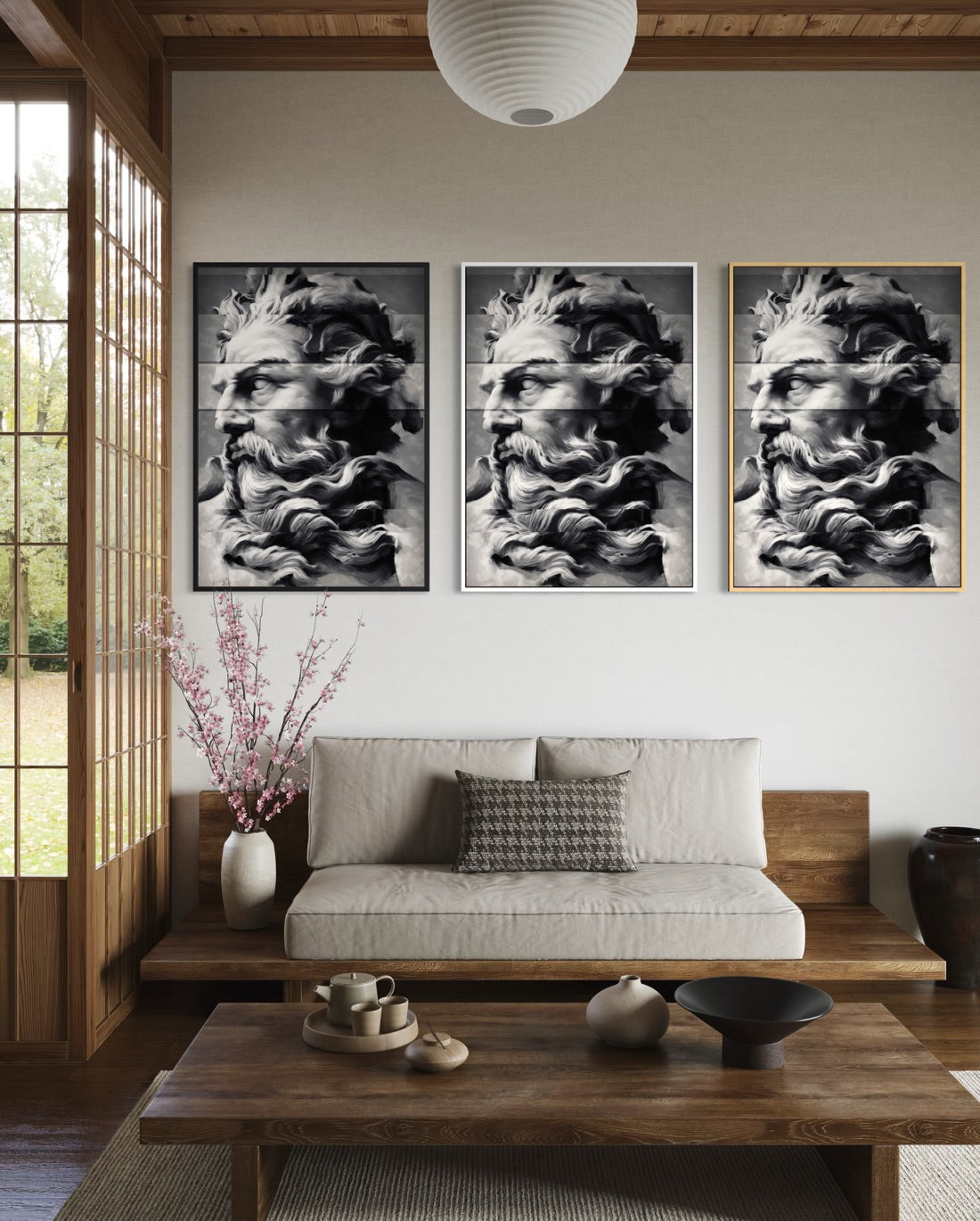 Tre stampe artistiche mitologiche con volti in bianco e nero, cornici scure