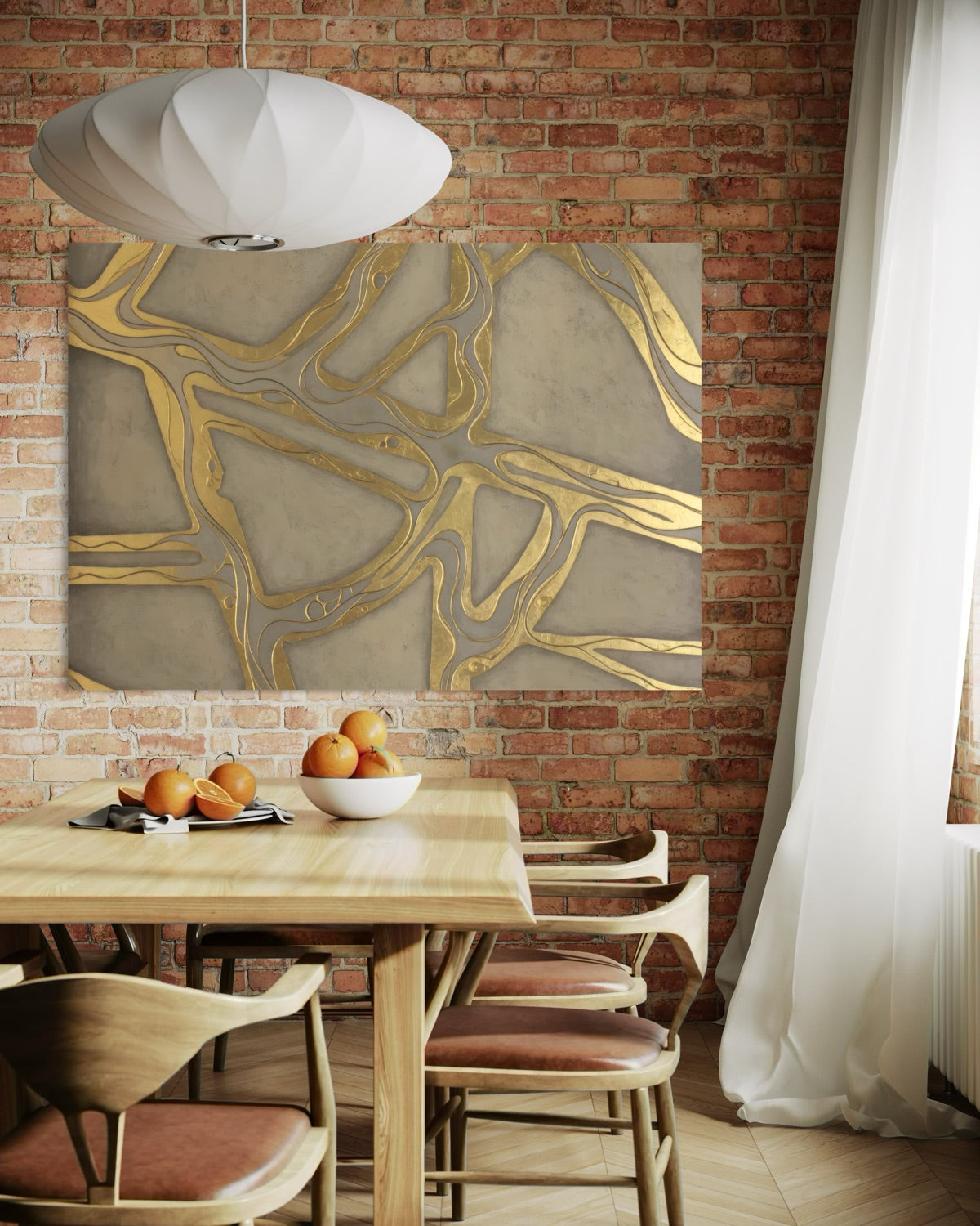 Stampa da parete organica con cornice nera, fondo grigio e linee oro ondulate