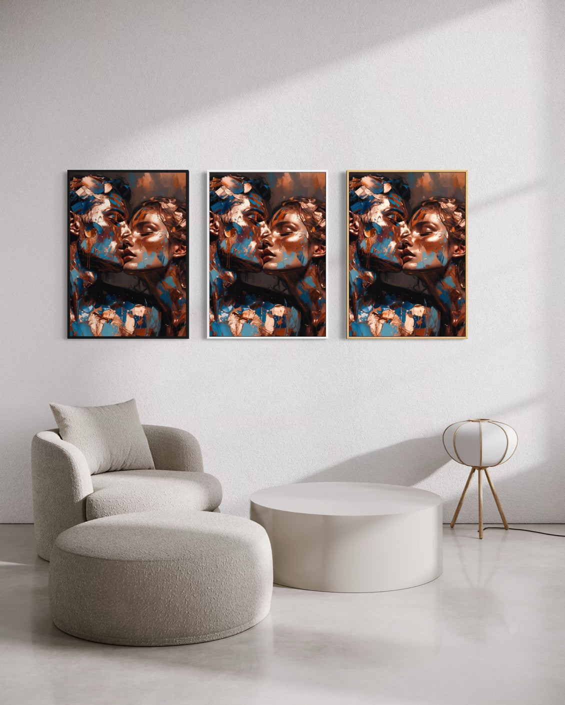 Stampa artistica incorniciata con volto blu e arancio, tre pannelli affiancati