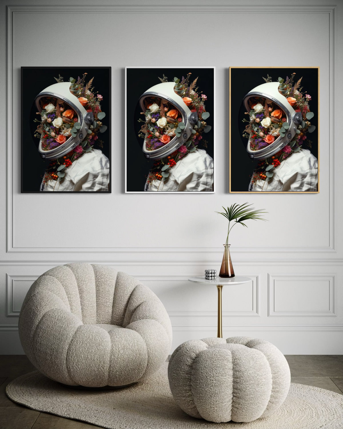 Trittico di stampe incorniciate con cornice nera: figura spaziale con fiori su sfondo scuro