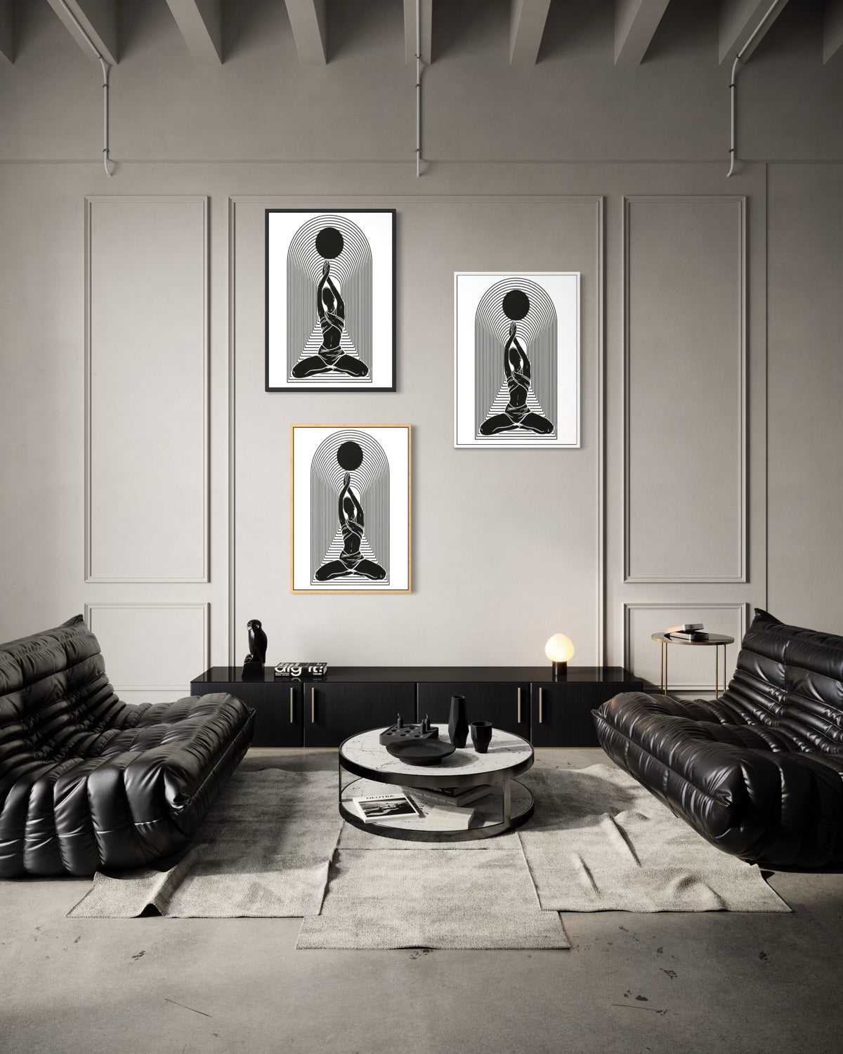 Set di tre stampe decorative con figura seduta in silhouette nera, cornici scure e dorate