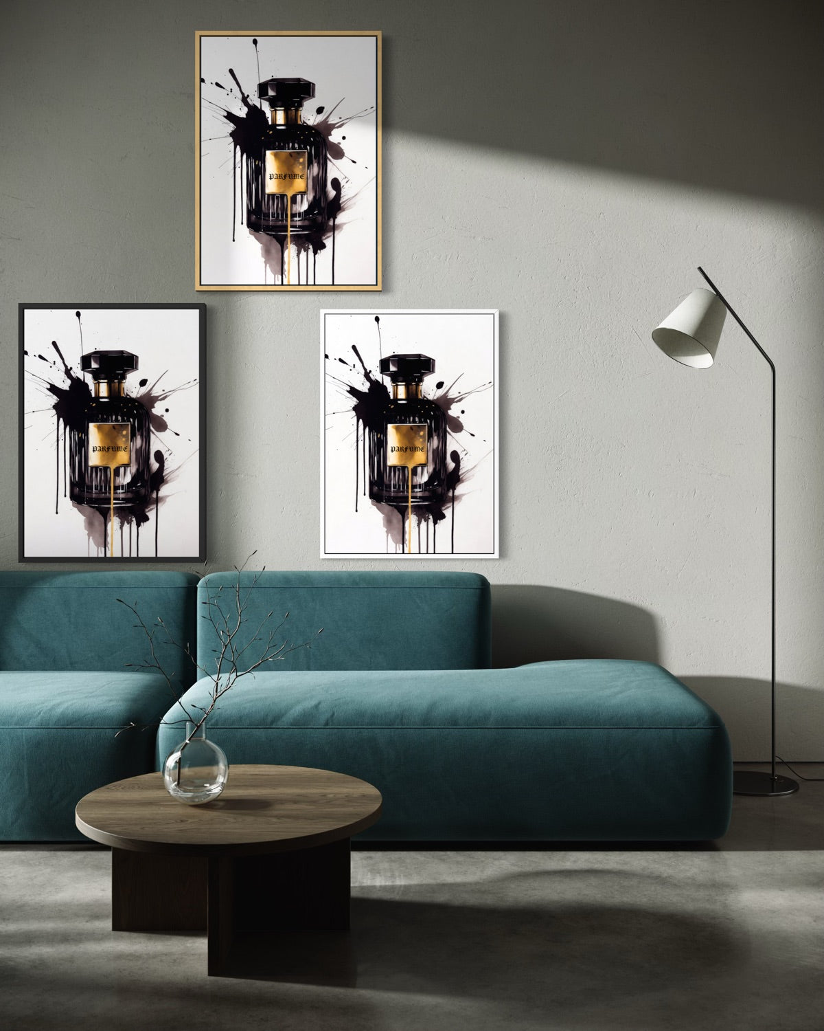 Set di 3 stampe incorniciate con bottiglia profumo oro e nero, schizzi