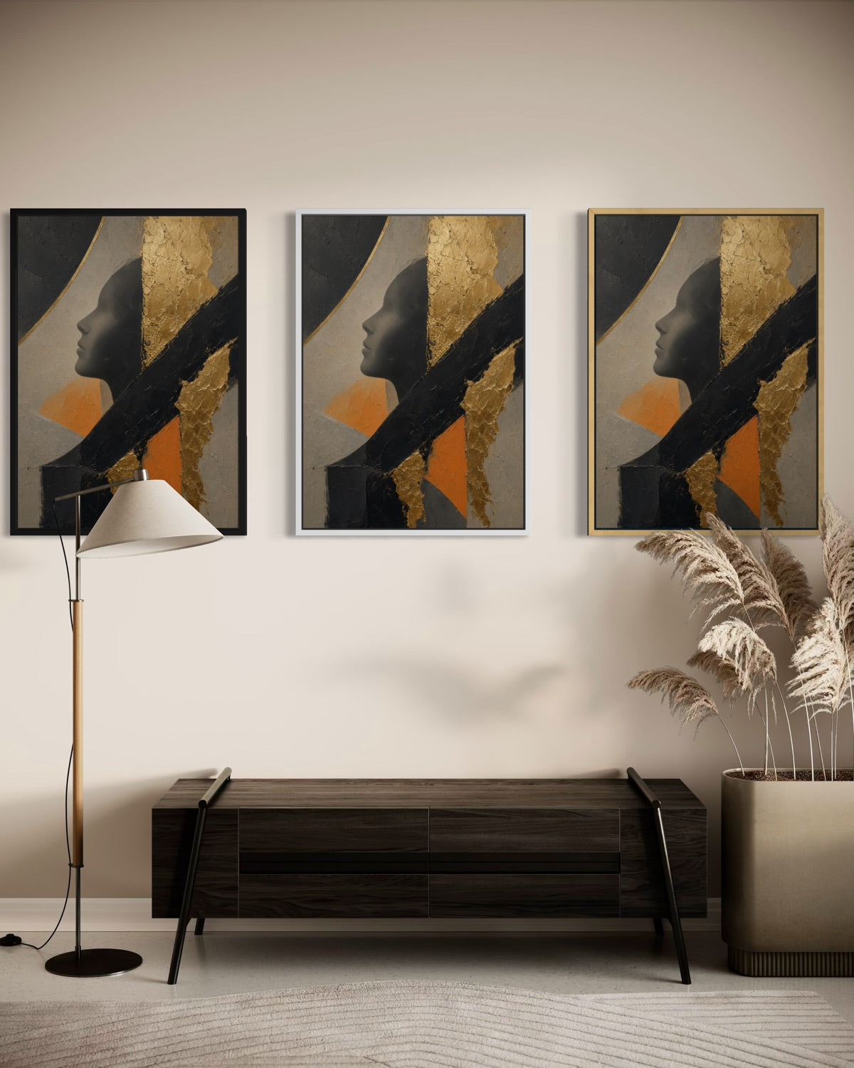 Set di tre quadri astratti incorniciati con profilo nero, oro e dettagli arancioni