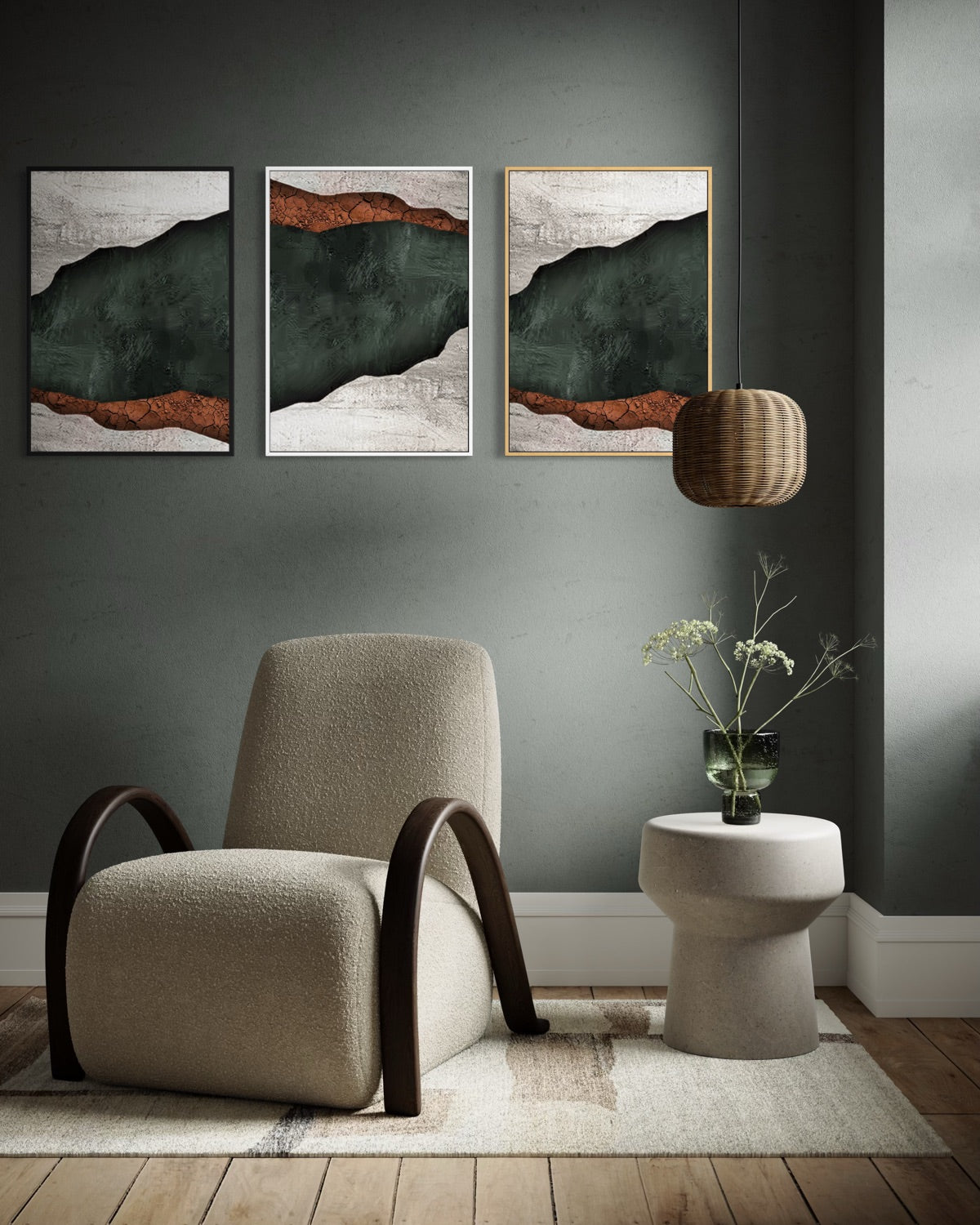 3 stampe astratte con cornici nero, bianco e oro; verde scuro e rosso ruggine.