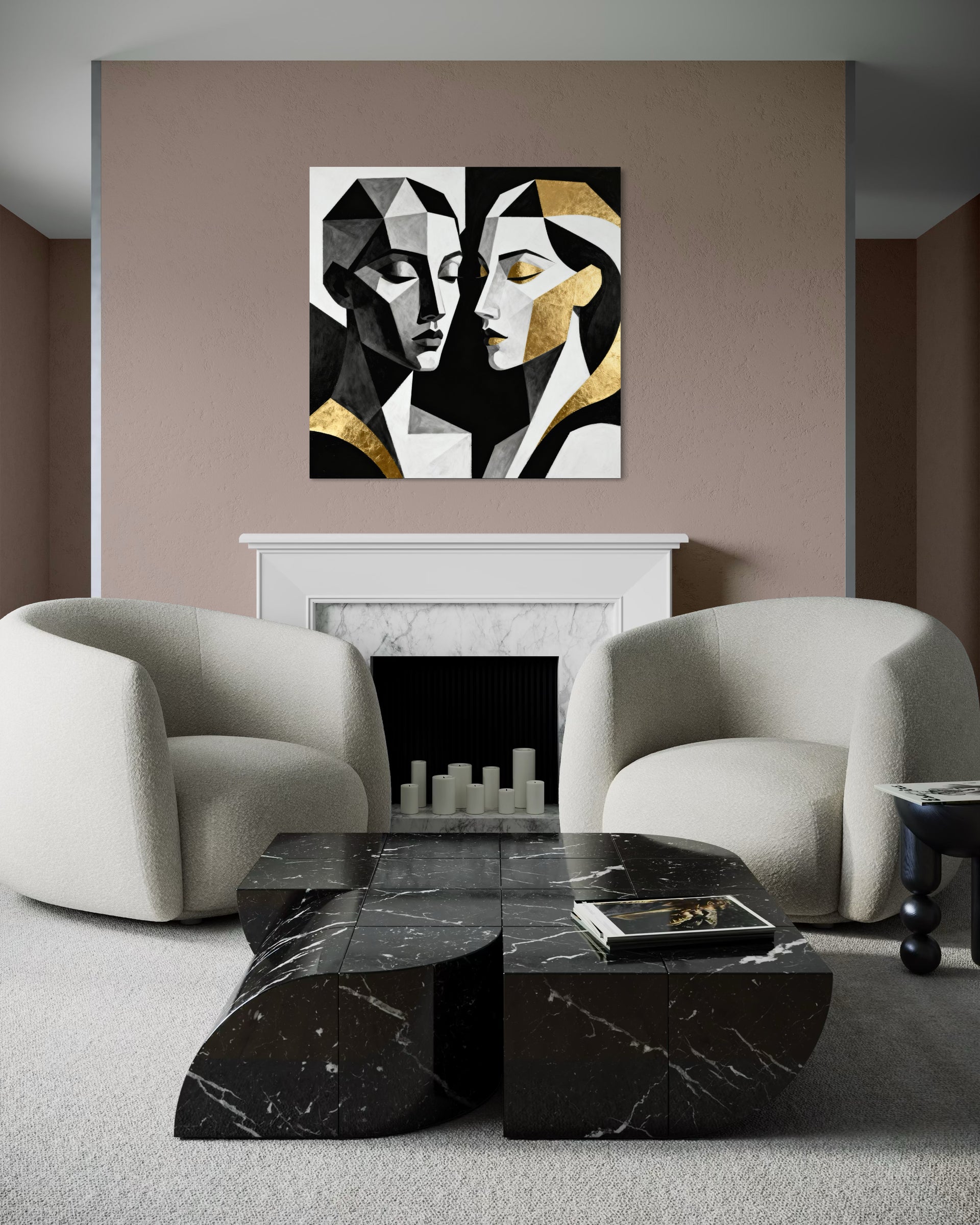Quadro Confronto con due volti geometrici in bianco, nero e tocchi oro