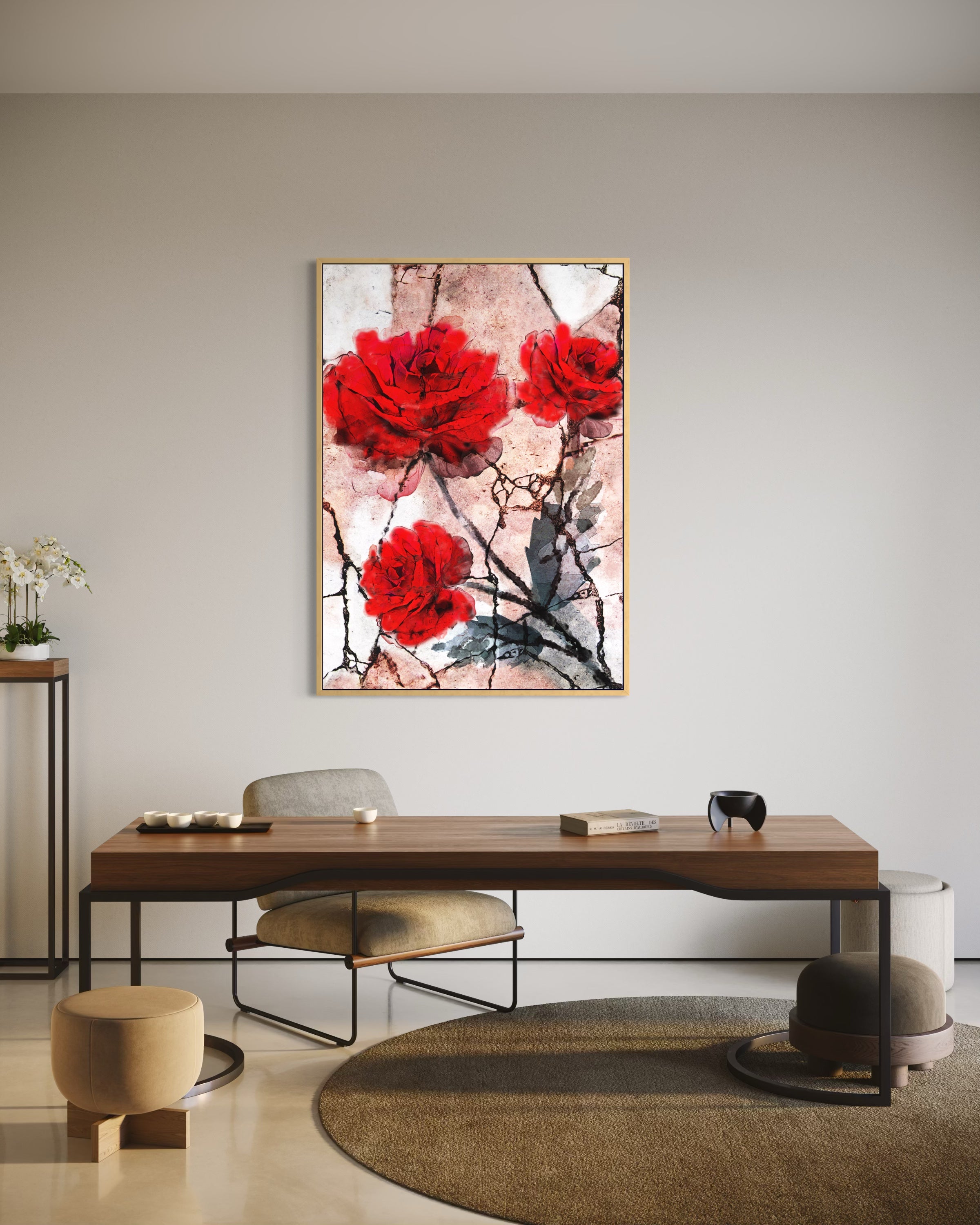 Stampa floreale incorniciata con fiori rossi su rami, cornice dorata
