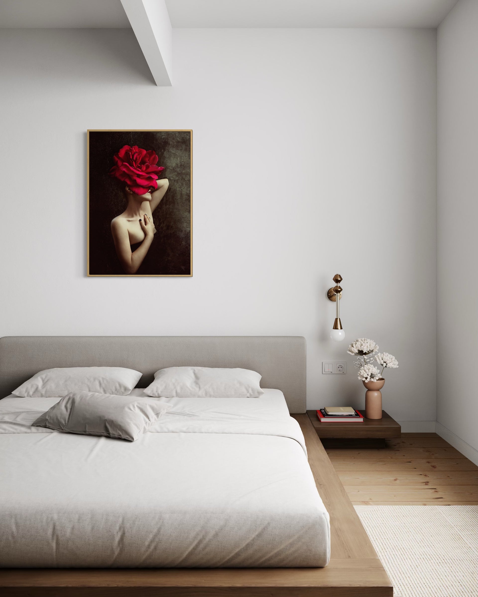 Metamorfosi Floreale quadro 1, ritratto donna con rosa rossa in cornice oro