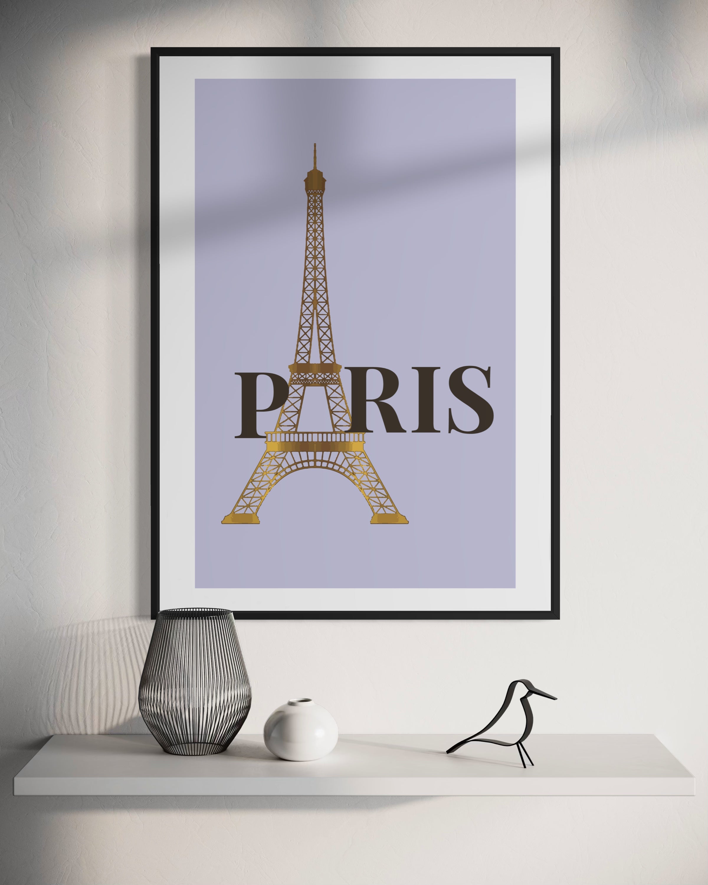 Stampa Eiffel d'Oro con cornice telaio Nero e sfondo viola, scritta PARIS