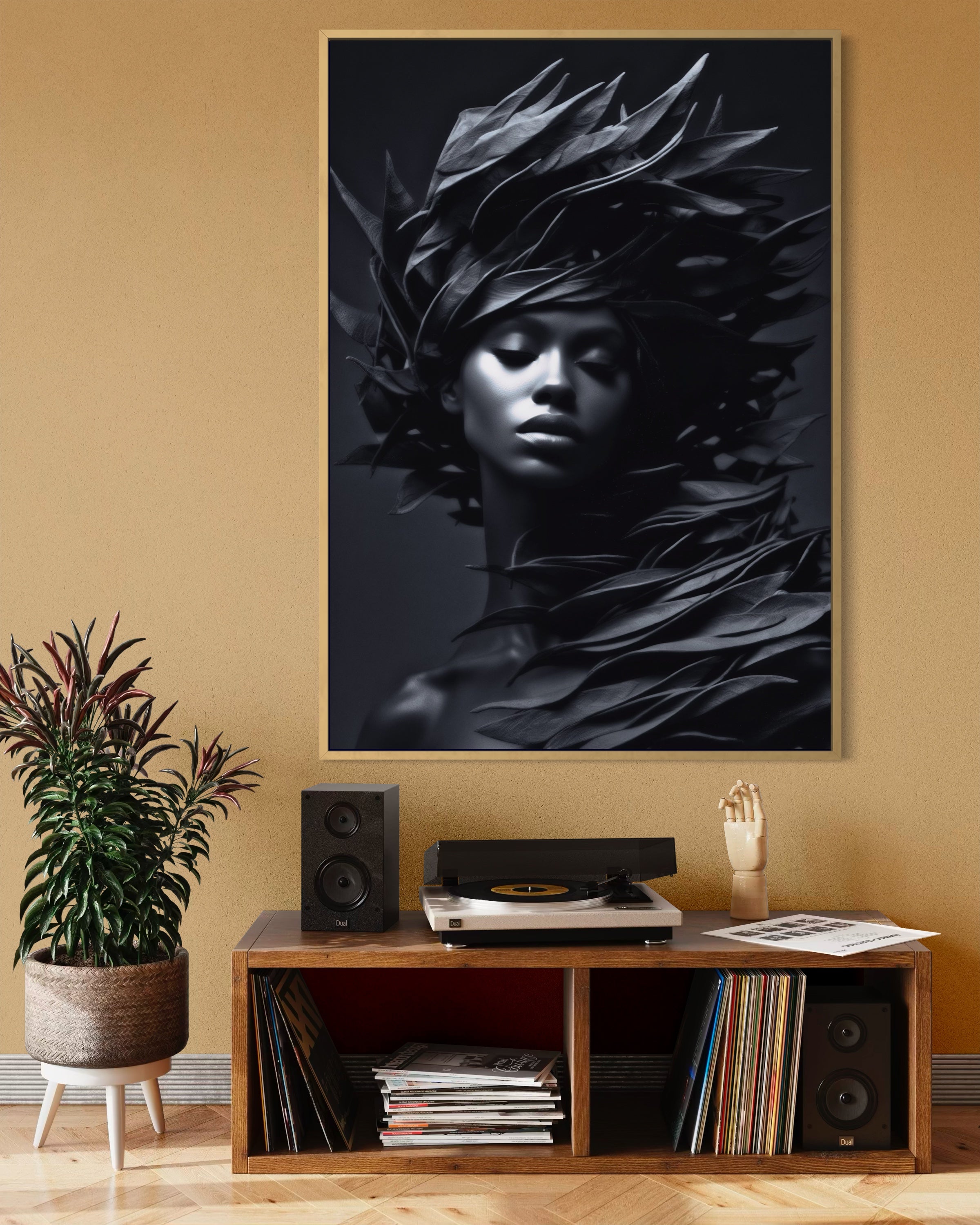 Wind Africa, stampa con volto e piume scure, colore Nero, cornice nera